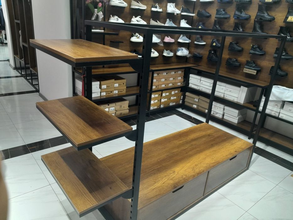 Продаётся Стеллажи для розвешавания одежды