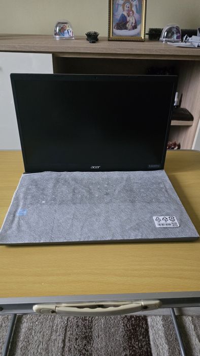 Laptop ACER Extensa 15 EX215-55-35M0.Intel Core I3-1215U 15.6.Full HD 8GB SSD 512 GB. Laptopul este nou are instalat pe el și windows 11.