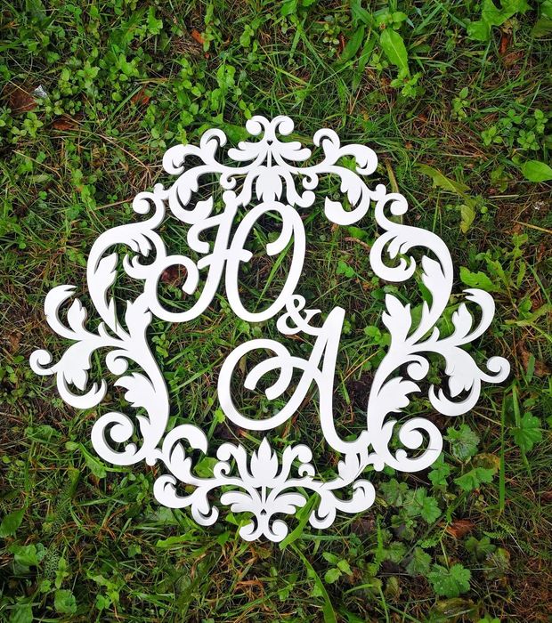 Свадебная монограмма, герб из дерева