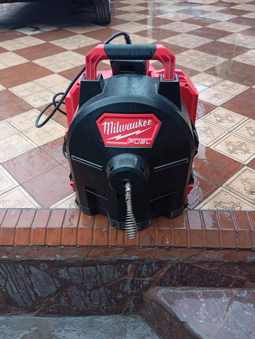 Чистка канализации аппаратом сантехник