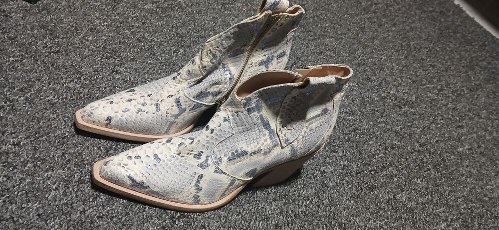 Ciocate piele 100% naturala numar 36 pantofi colectionari mai multe pv