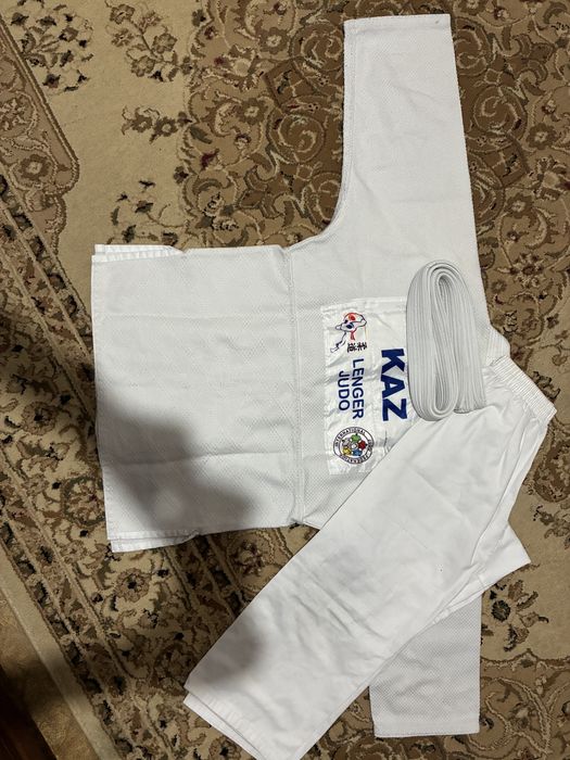 Кимано adidas для дзюдо