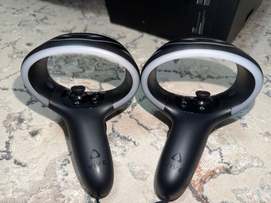 Vr очки vive cosmos виртуальна реальность
