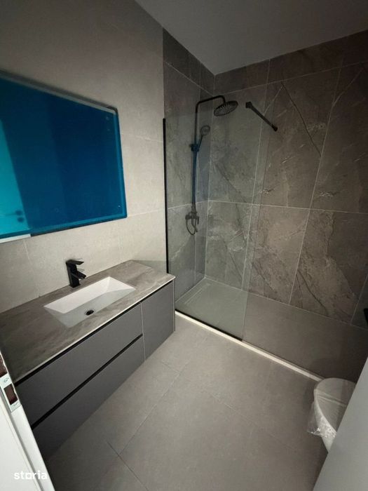 Apartament cu 2 camere finisat, 53 mp, balcon, zona Eroilor