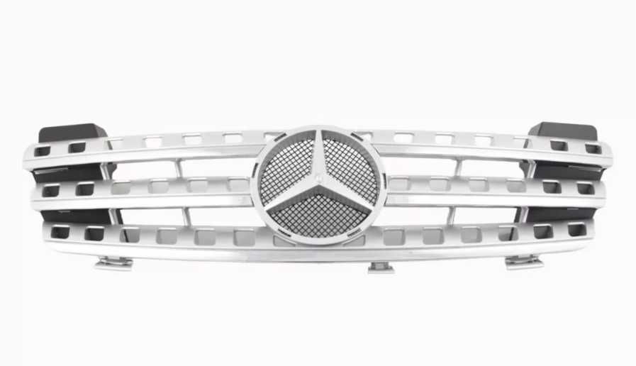 Решетка за Mercedes ML W164 (2005-2008) -хром/черна с хромлайсни.