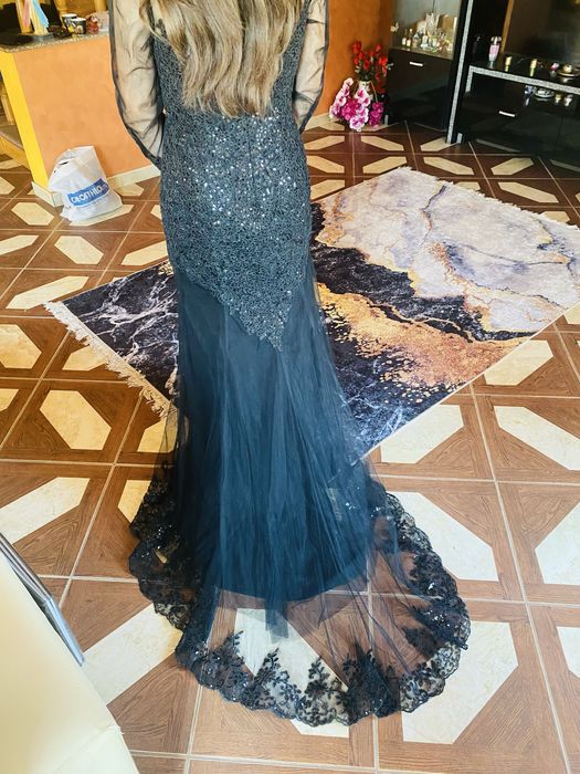 Vand rochie eleganta de seara
