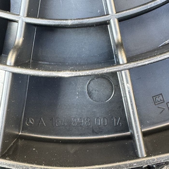 Продавам оригинална Dunlop патерица и органайзер за W164