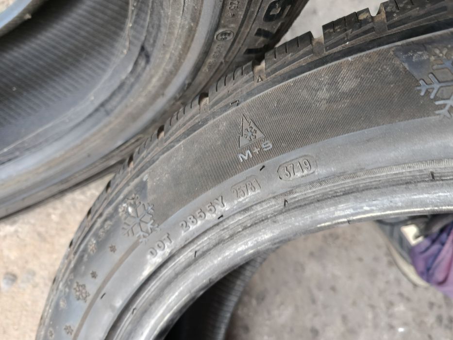 Зимни гуми -19цола-235/50-1бр.-80лв."PETLAS"