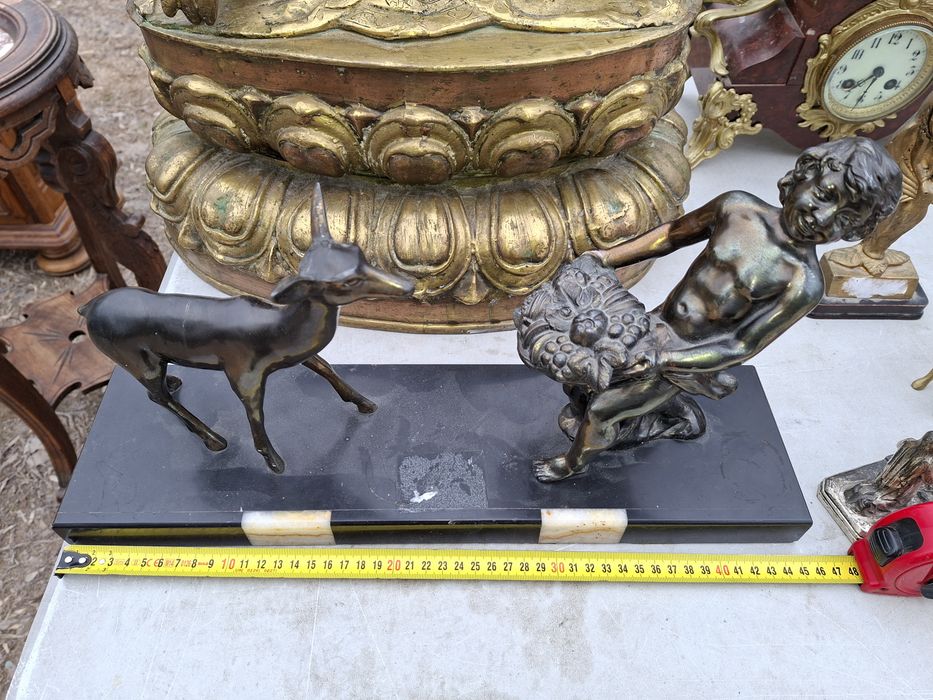 Бронзови статуетки