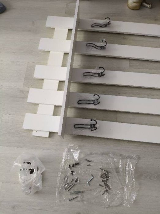 Вешалка настенная новая