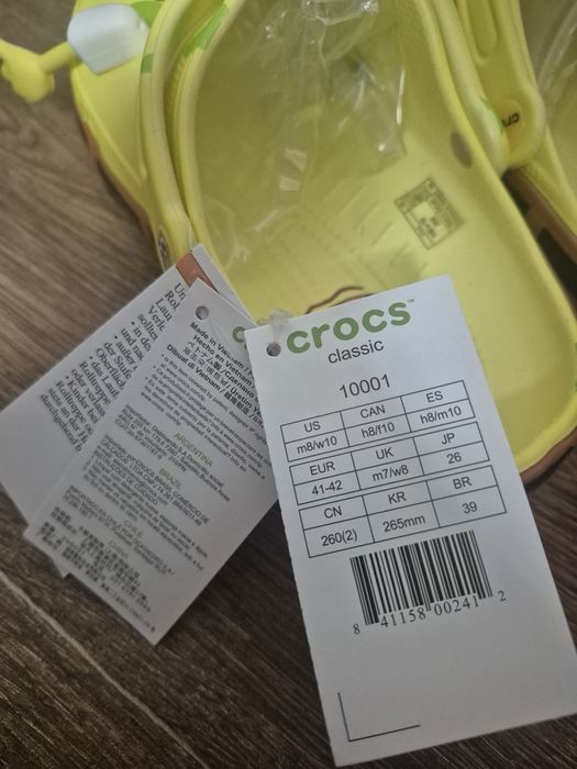 Продам Crocs SpongeBob