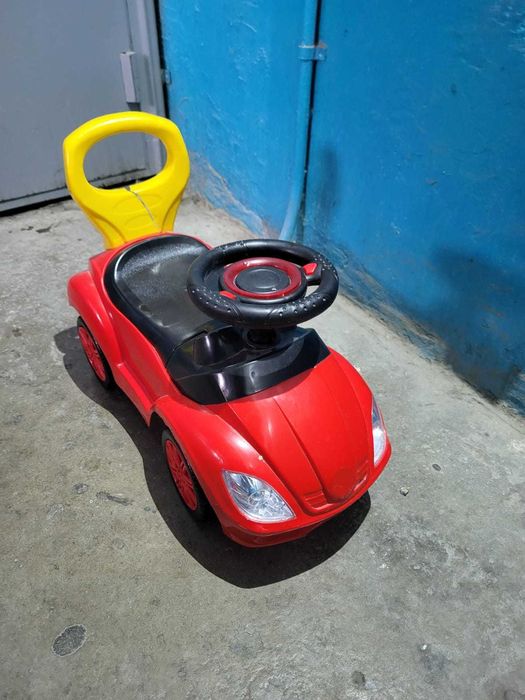 Детский машинка. Талкар. Игрушка. Толокар. Каталка машина