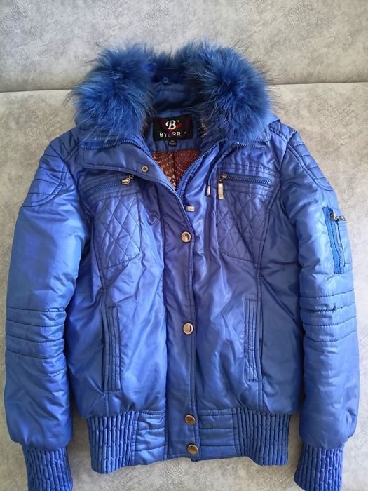 Продам весенние куртки, пальто