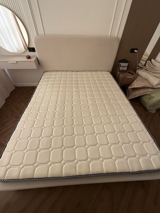 Продам Матрас 160х200
