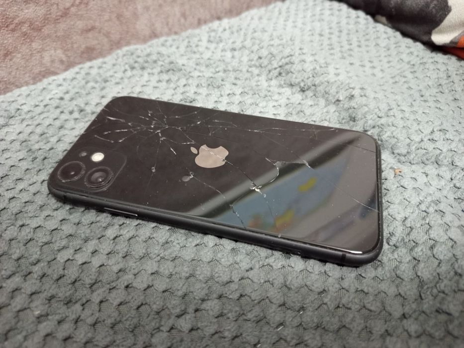 Обменяю iphone 11 (128gb)
