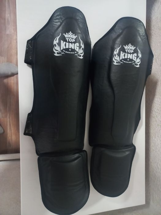 Футы экипировка для ног.