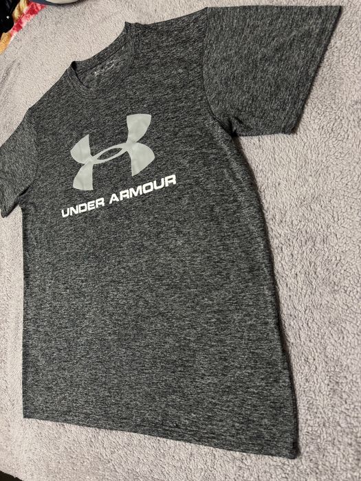 Футболка Under armour L муж