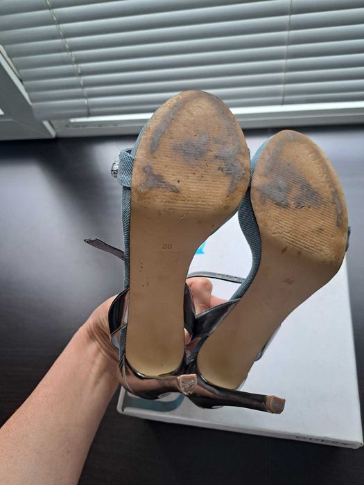 GUESS сандали р.38