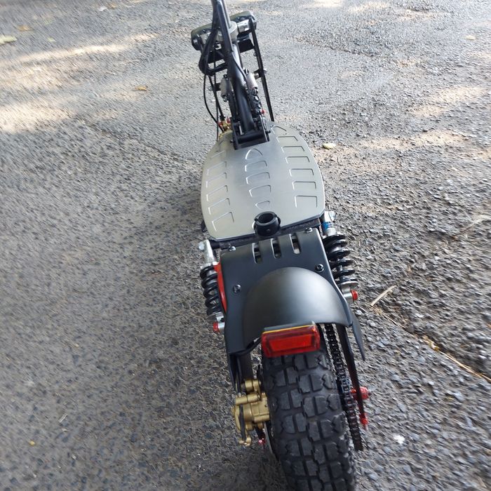 Trotineta elecyrica.