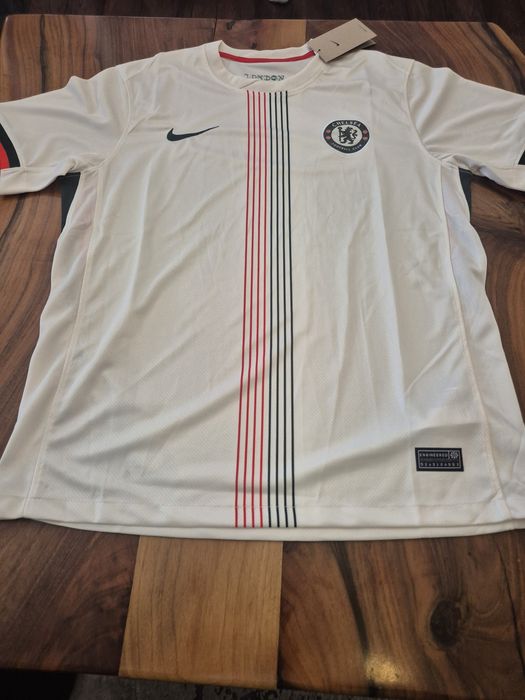 Новите тениски на Челси 25/26