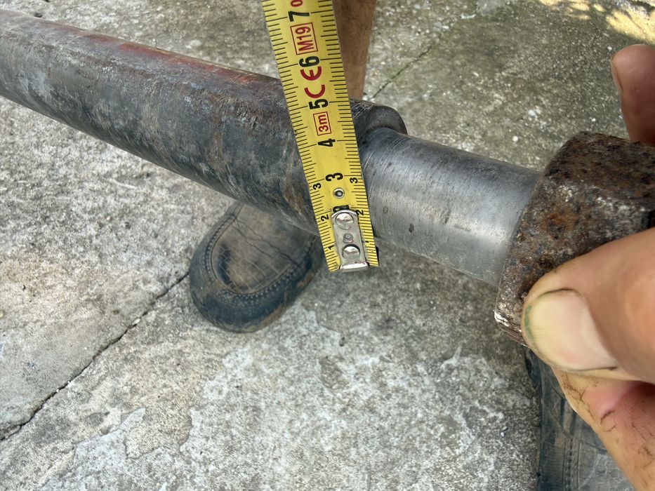 Ax filetat masiv cu bucșă ghidare (pentru presă, cric industrial, strung) - Lungime ~105 cm