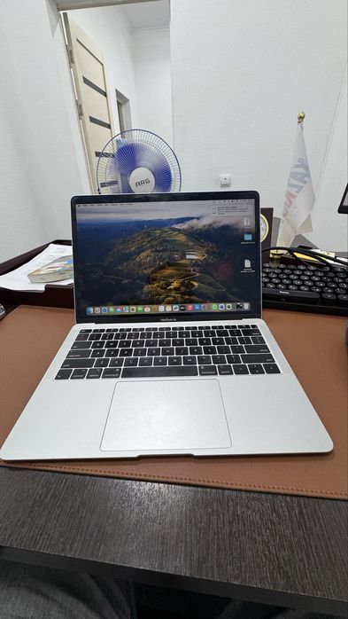 Macbook Air  8 / 128
