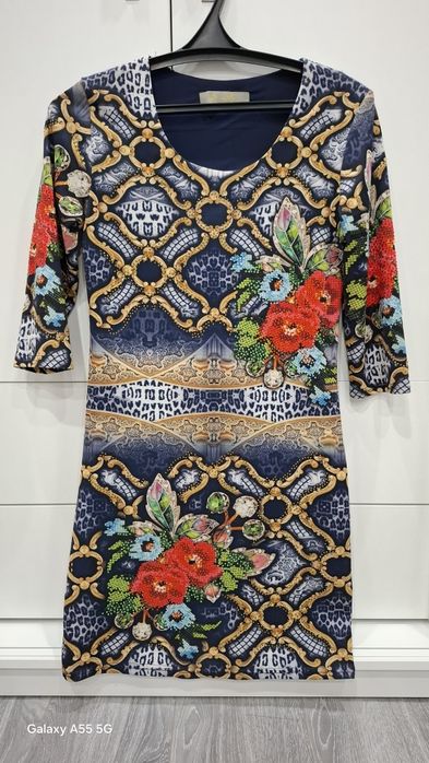 Продам женские платья