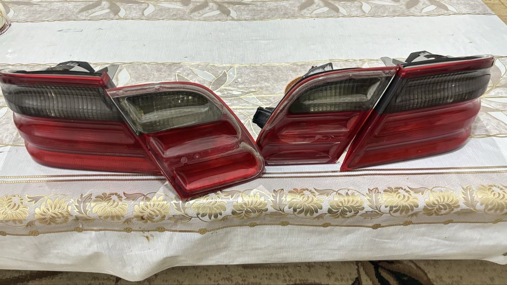 Набор задних стопов для Mersedes E- class