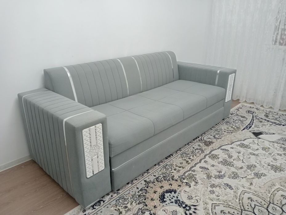 Продам диван в хорошем состоянии.