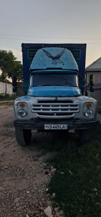 Zil 130 Ural motor
