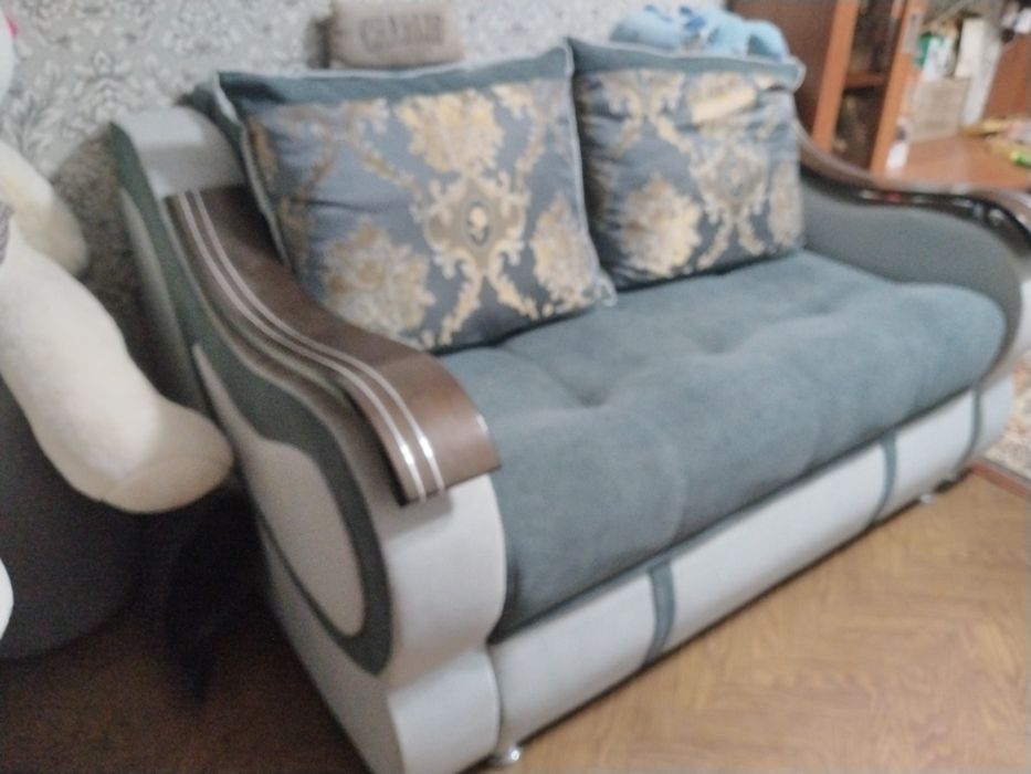 Продам  отличный  диван