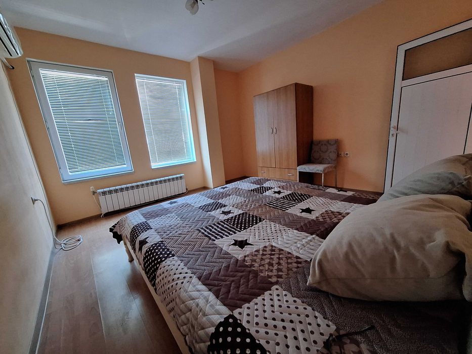 Дава се под наем Тристаен апартамент в Русе, Център - 75 кв.м за 306 € - Снимка #4