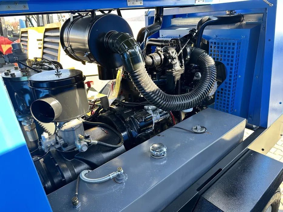 Vând motocompresor 10 mc pe 13 bar