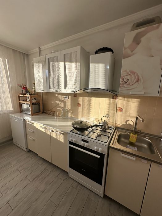 Продам кухлнный гарнитур