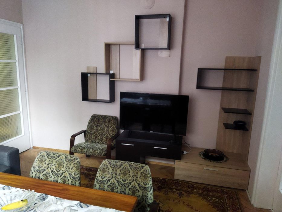 Дава се под наем Двустаен апартамент в София, Център - 70 кв.м за 700 € - Снимка #1