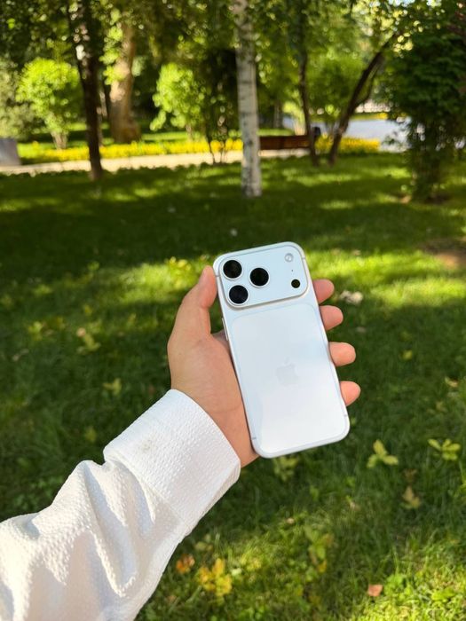 Iphone 17 pro 1 sikl yangi