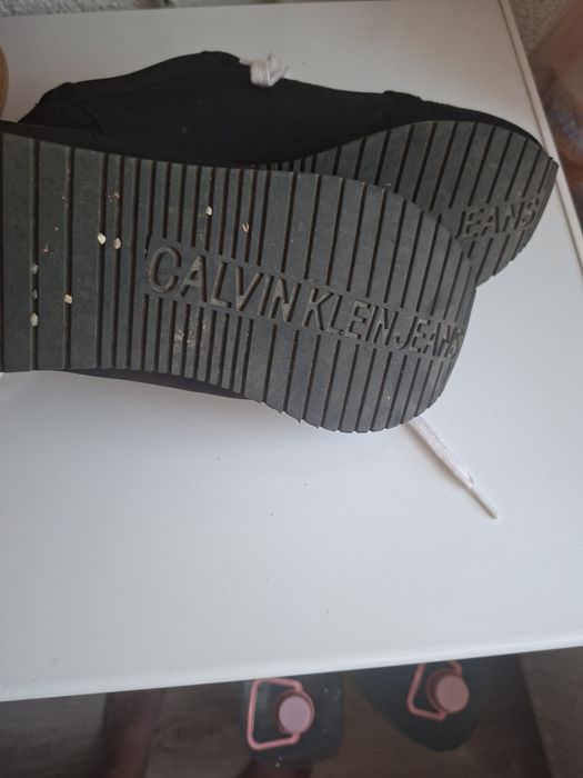 Vand Adidasi Calvin K