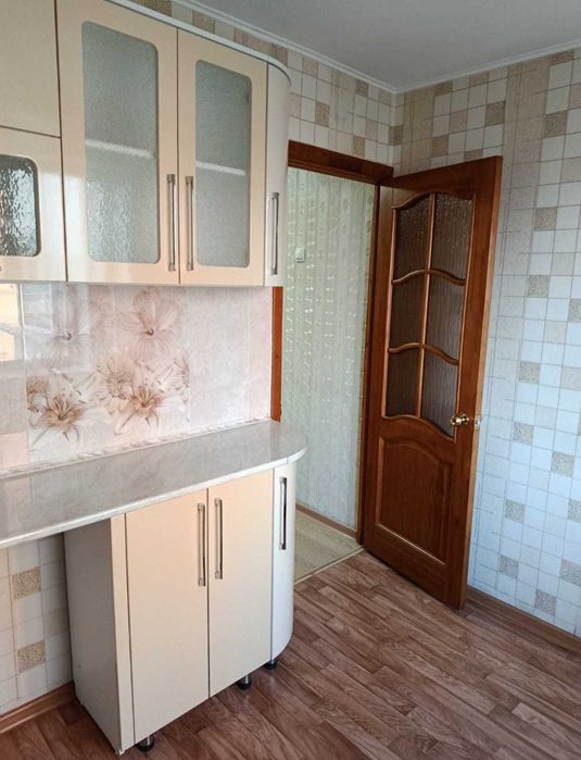 продам 2 комнатную квартиру