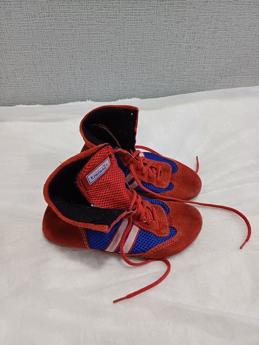 Продам борцовки 35 размер