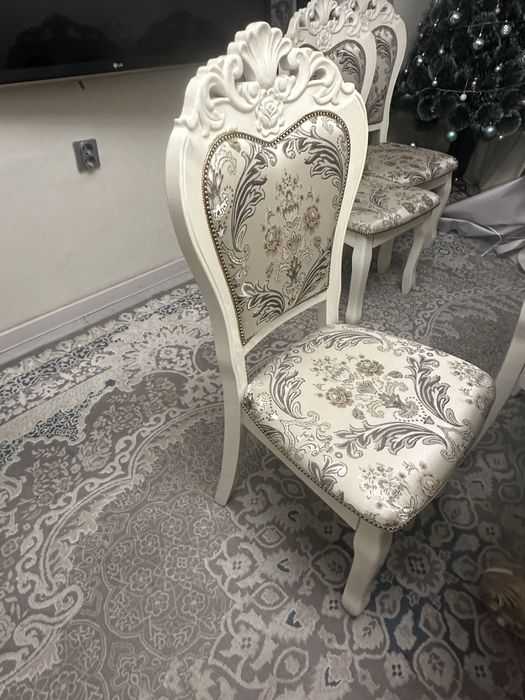 Продам стол для гостинной + 14 стульев