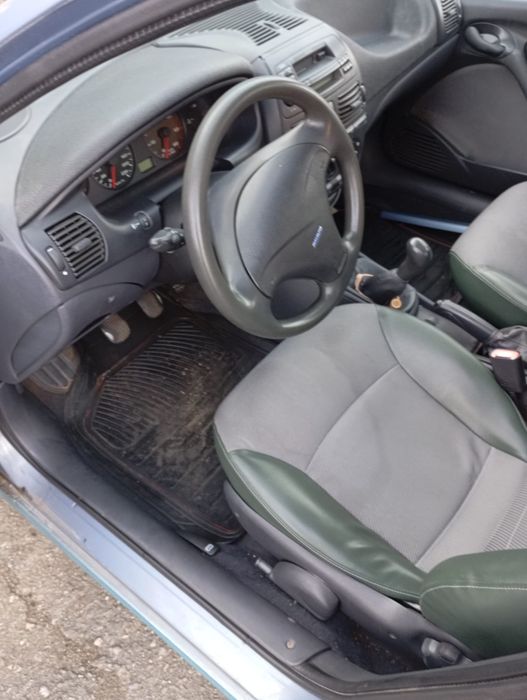 Vând mașina Fiat Brava
