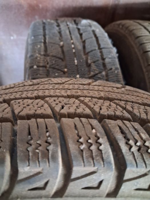 Шины продам 4 комплекта Triangle