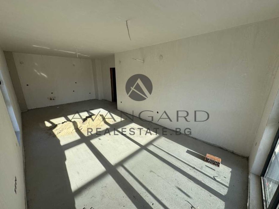 Продава се Двустаен апартамент в Пловдив, Център - 84 кв.м за 738 €/кв.м - Снимка #1