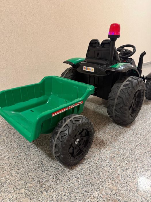 Tractor Electric cu remorca si telecomanda 12v