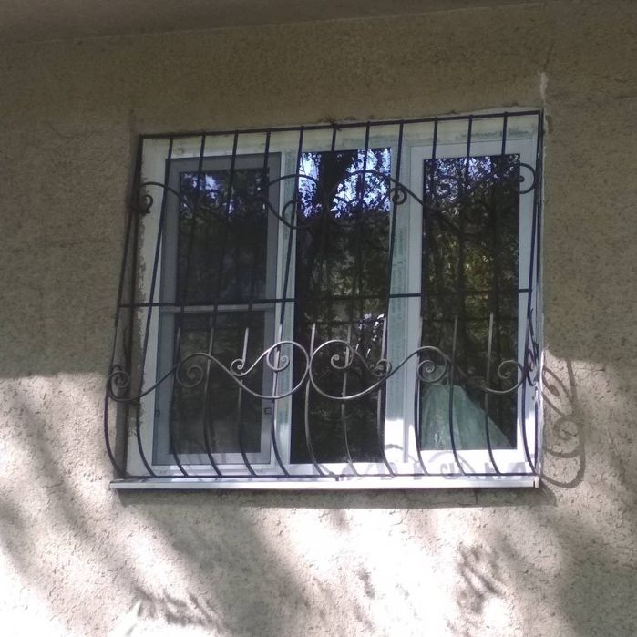 Сварные решетки защитные оконные