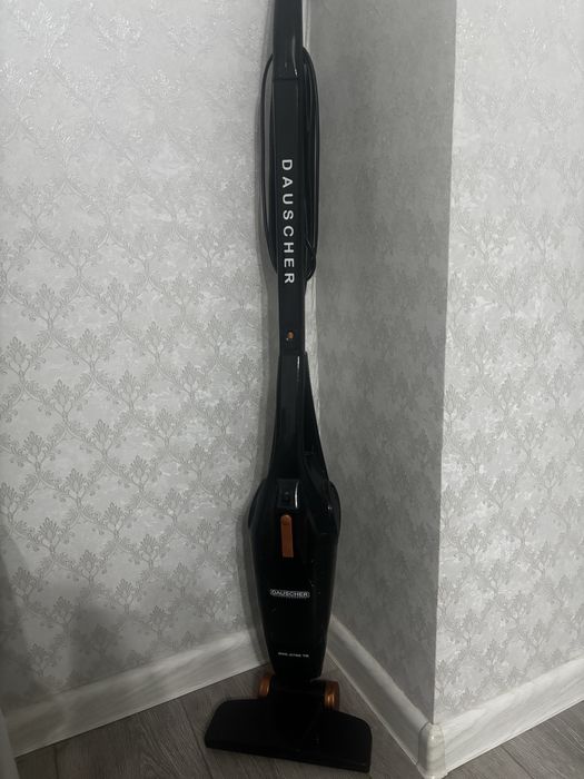 Продам вертикальный пылесос