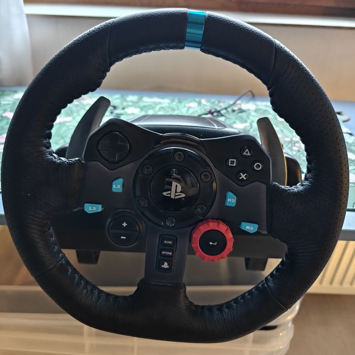 Гейминг кормило Logitech G29 + скоростен лост Logitech Driving Force