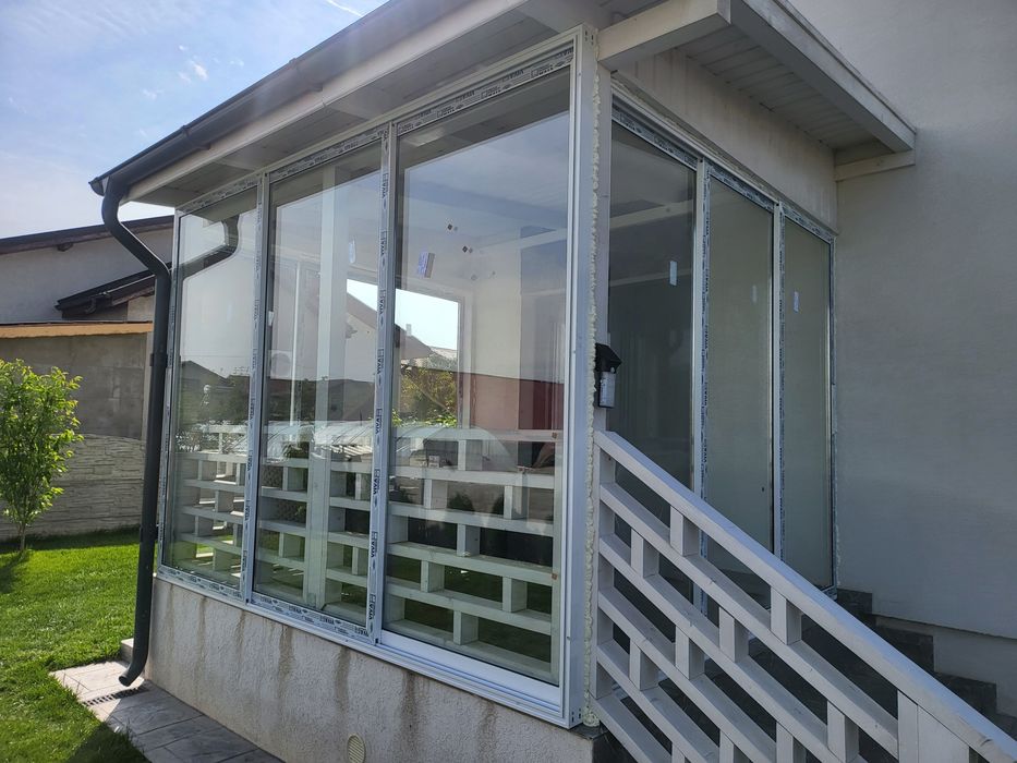 Închideri terase foișoare balcoane cu uși glisante din aluminiu