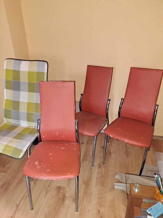 Продавам  6 бр. трапезни столове