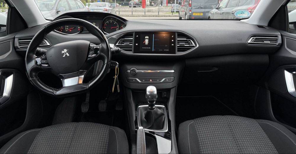 Peugeot 308 facelift • 1.6 Diesel • Euro 6 • An 2017 • Inmatriculat RO